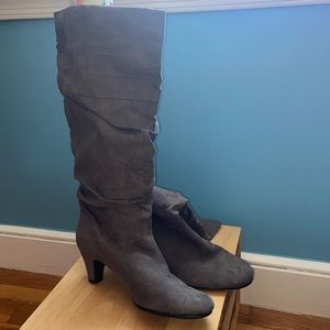 | NEW | Aerosols gray suede slouch boots | Sz 8 |